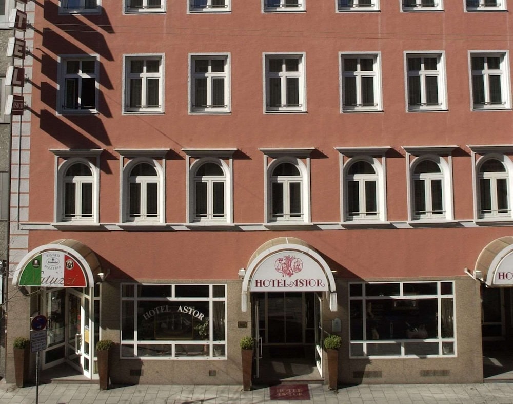Astor Hotel 3/80