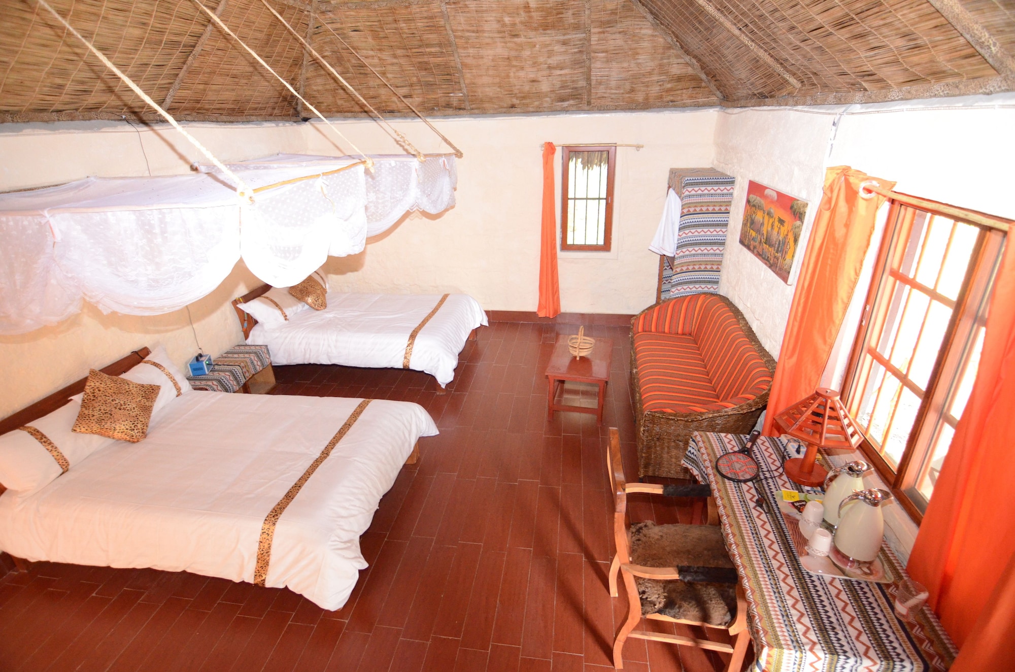 ROOM, TWIN BEDS