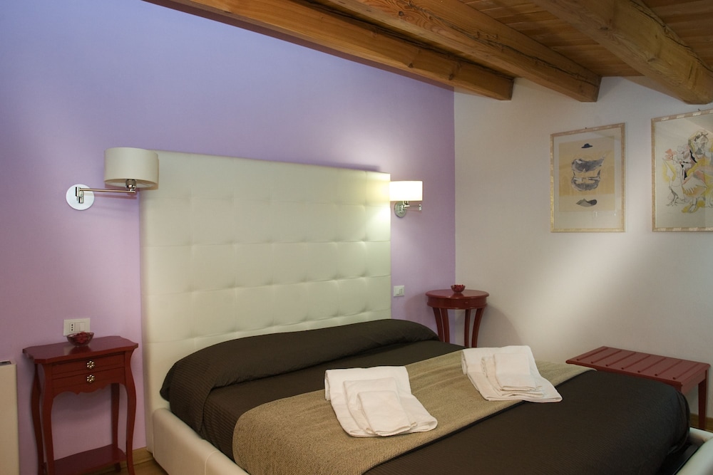 Borgo Degli Angeli 10/50