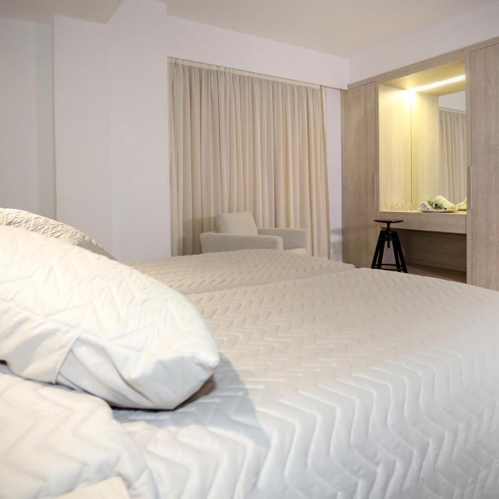1 Bedroom, Apartment, City and Sea View