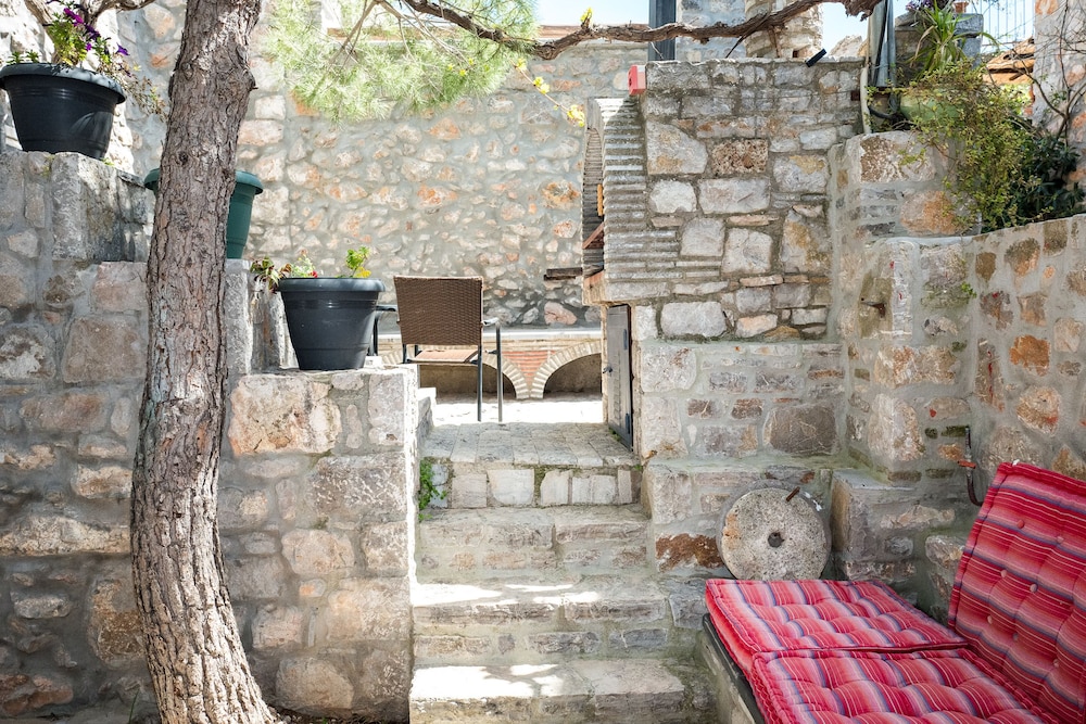 Spitakia 39/50