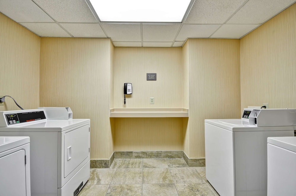 Hampton Inn Suites Charleston 22/48