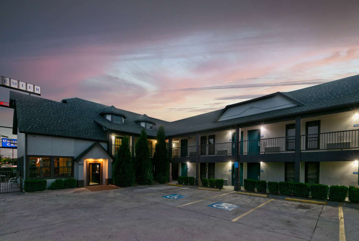 Howard Johnson by Wyndham San Marcos 6/43