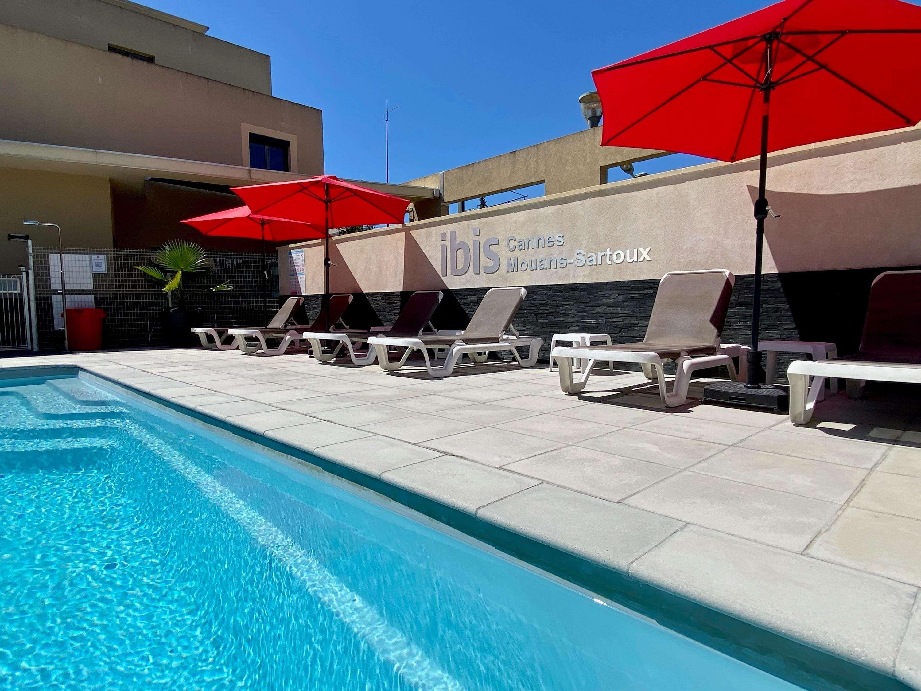 swimming pool spa