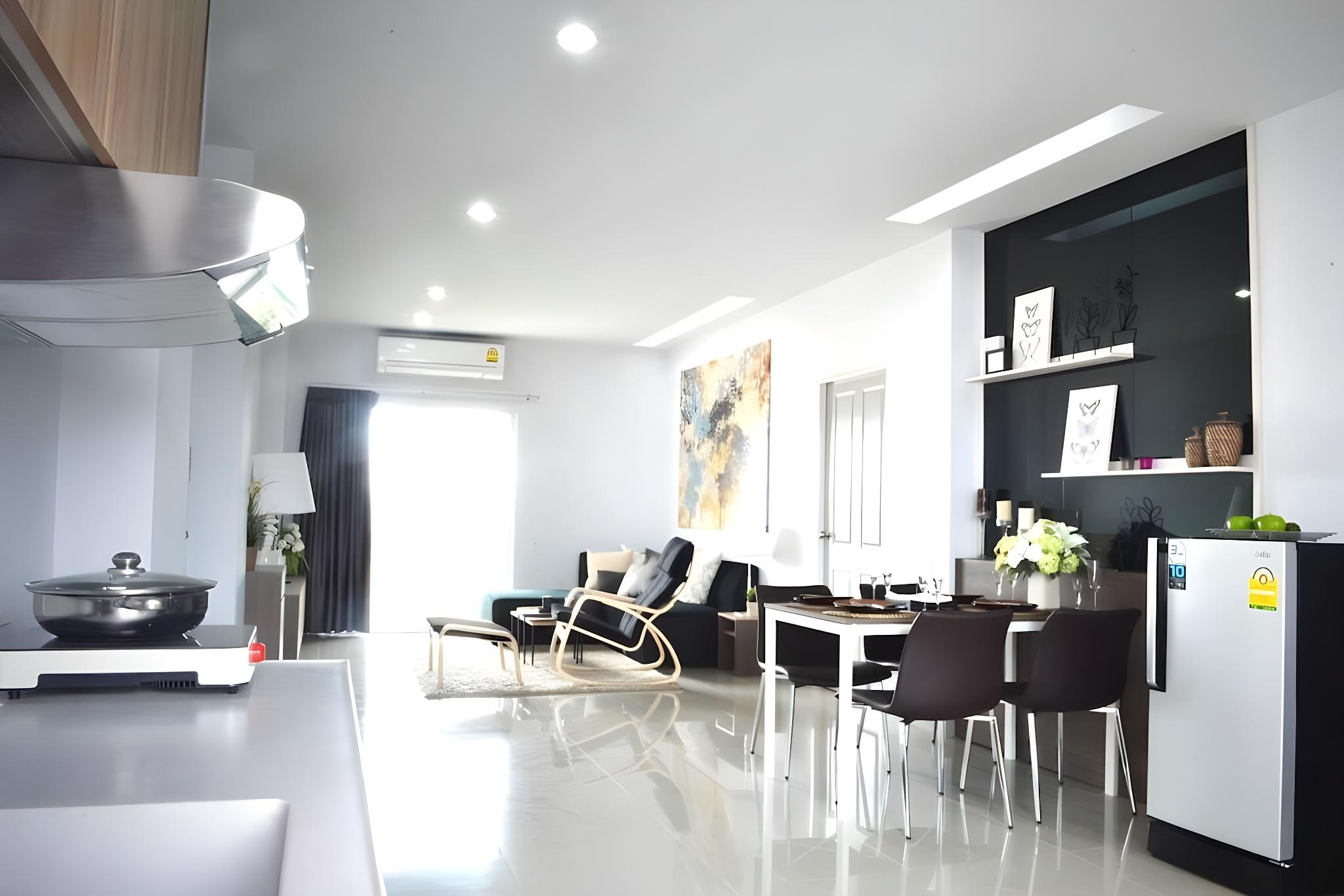 2 BEDROOMS, SUITE