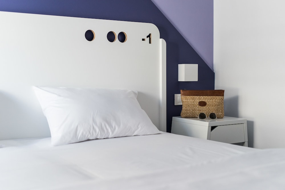 Cocoon City Hostel 25/50
