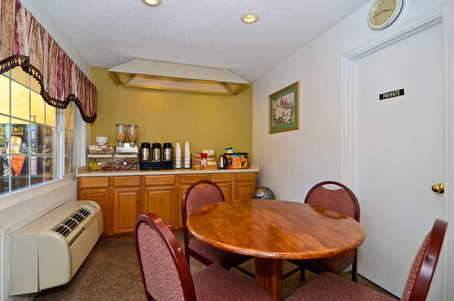 Americas Best Value Inn Chico 26/30