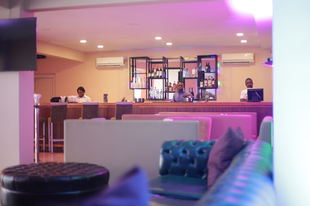 AH Hotel and Conference 29/50