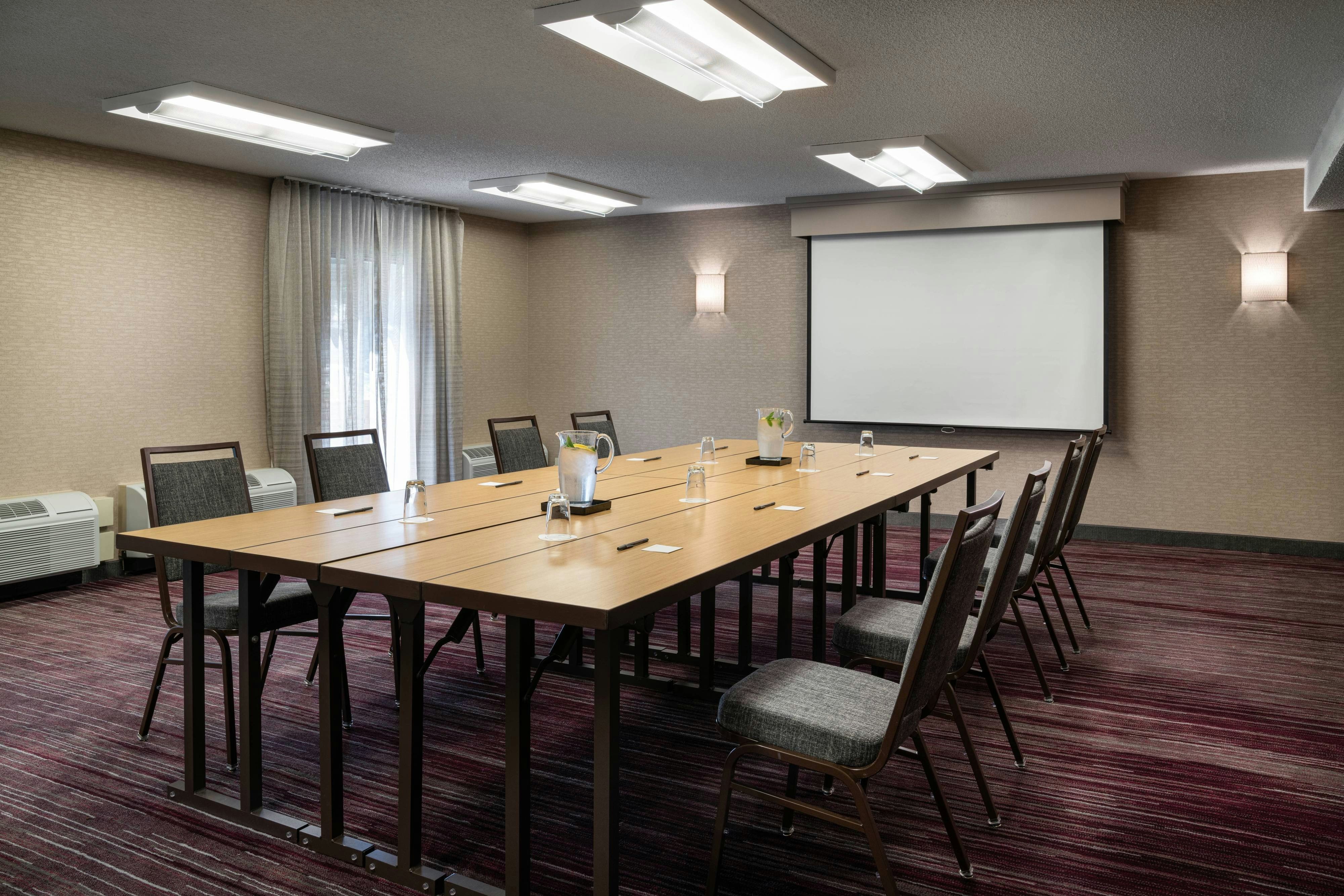 Courtyard by Marriott Pleasanton 11/12