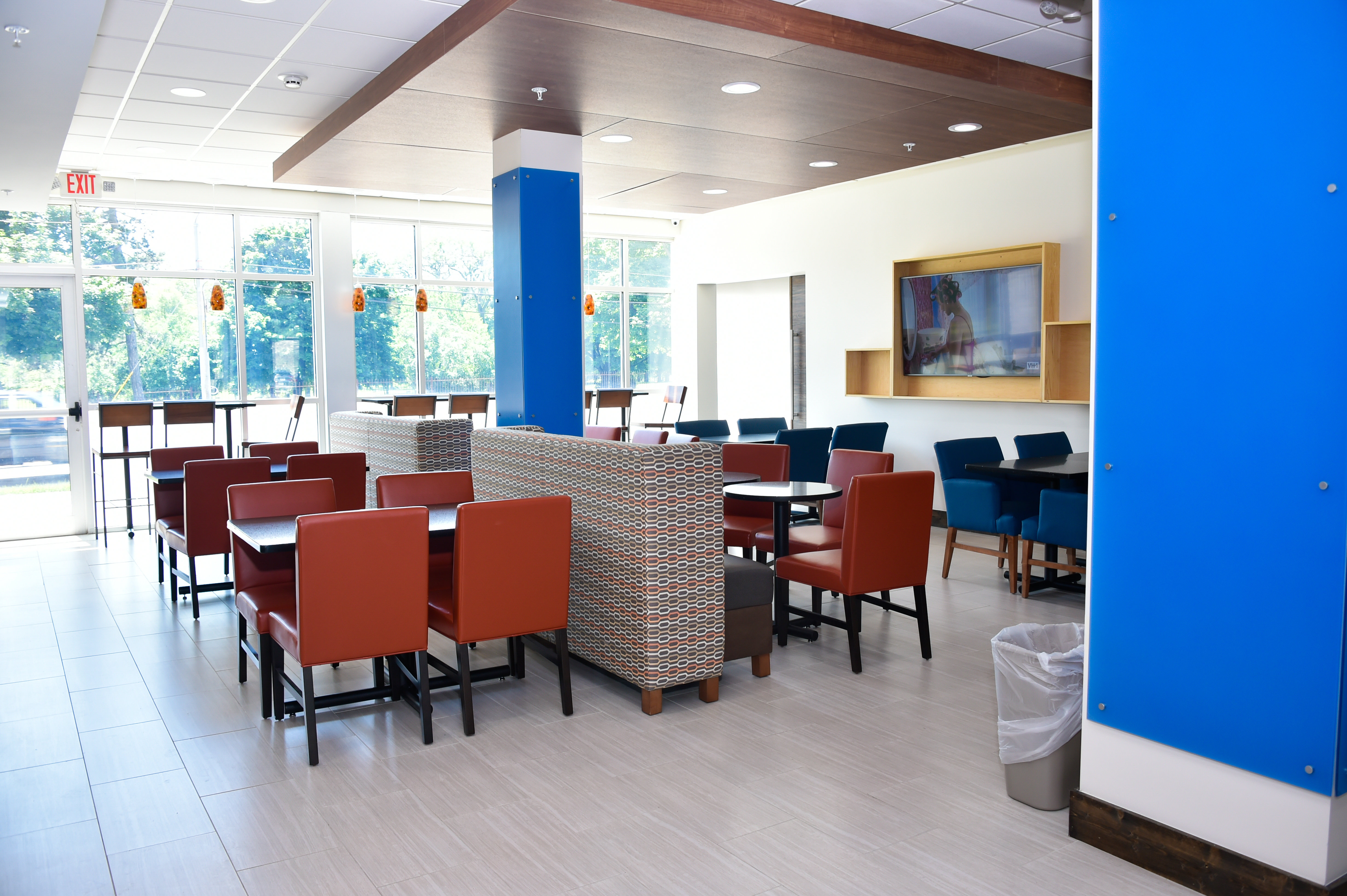 Holiday Inn Express and Suites Bensenville OHare 28/41