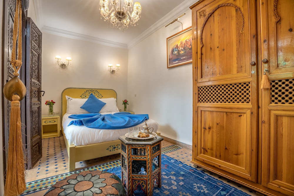 Riad Ben Tachfine 23/50