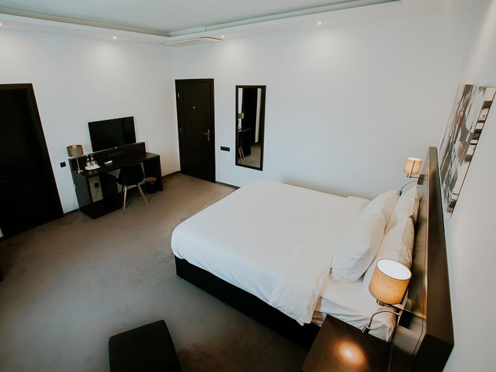 Hotel Republique 18/45