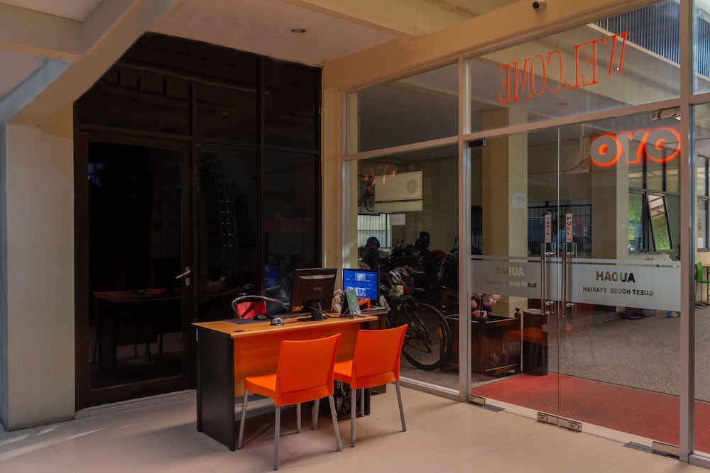 Oyo 989 Audah Guesthouse Syariah 4/36