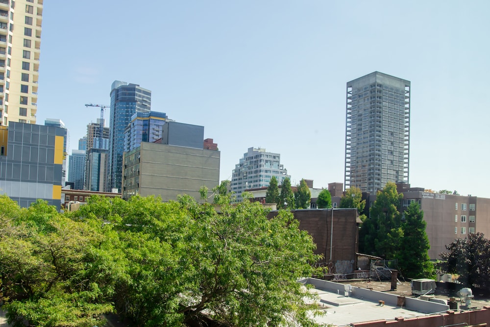 The Belltown Inn 54/62
