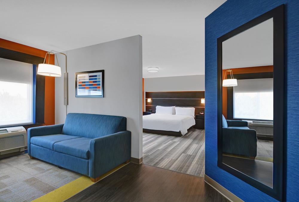 Holiday Inn Express Suites Atmore North 34/48