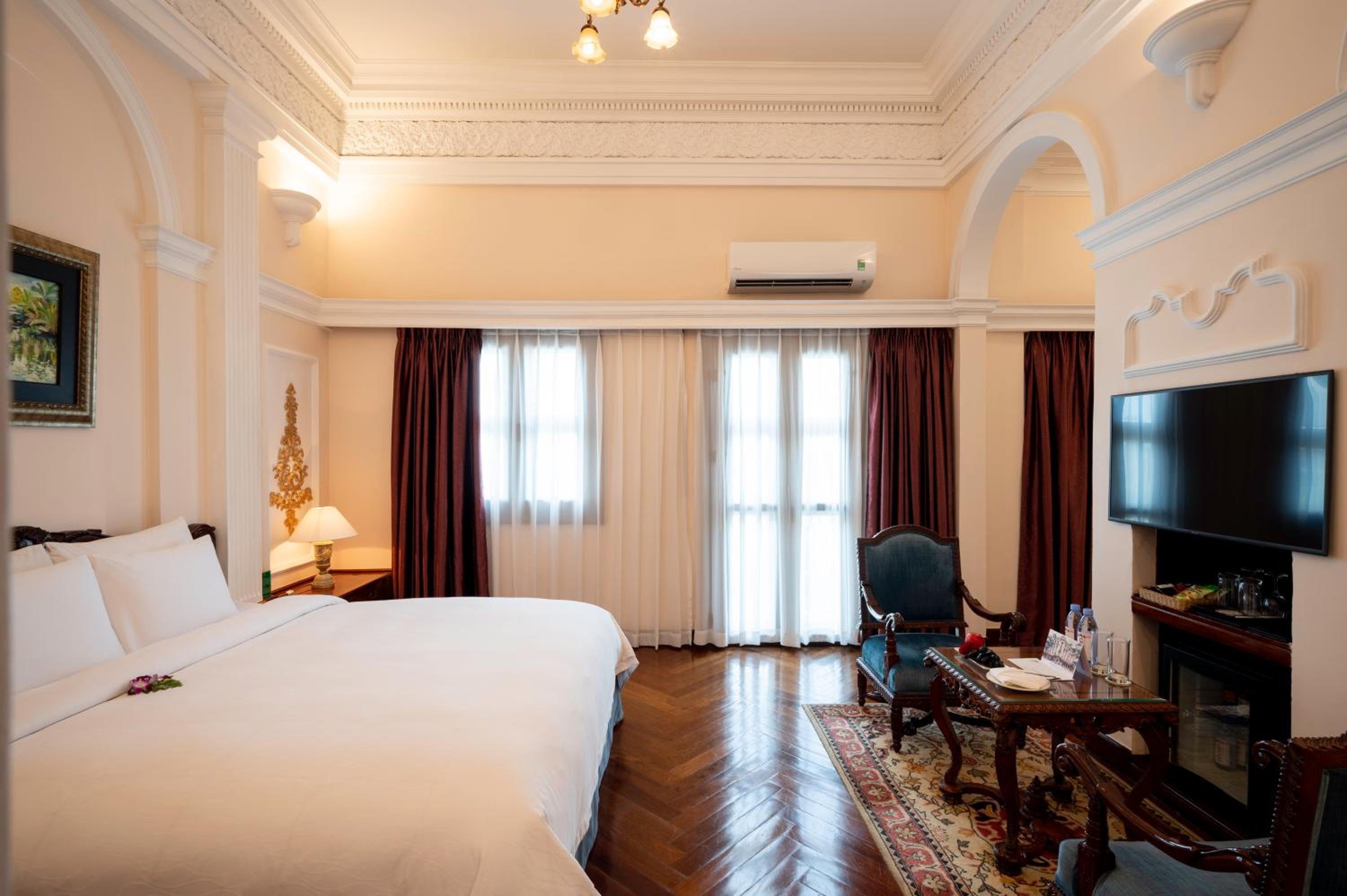 Colonial, Deluxe, Double or Twin Bed, River View