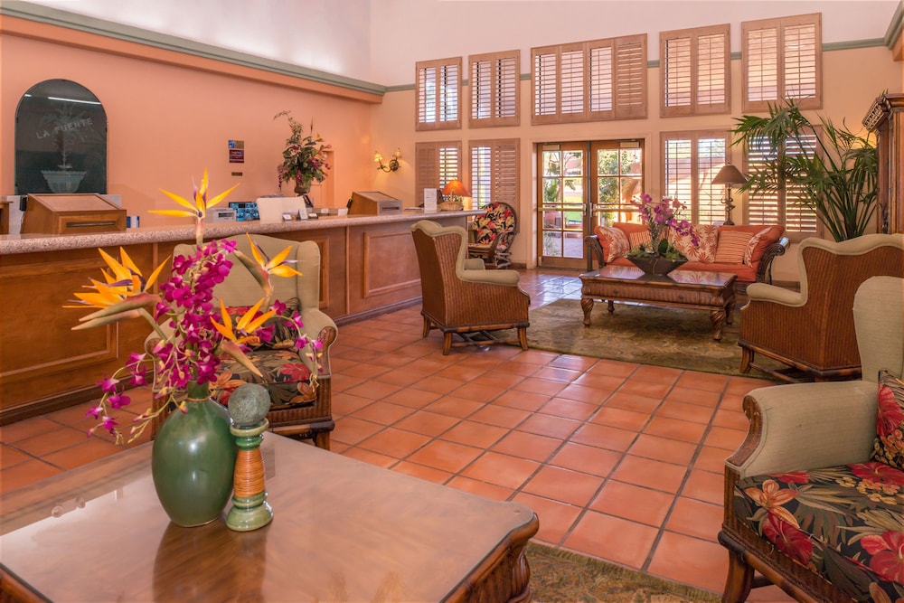 La Fuente Inn Suites 6/65