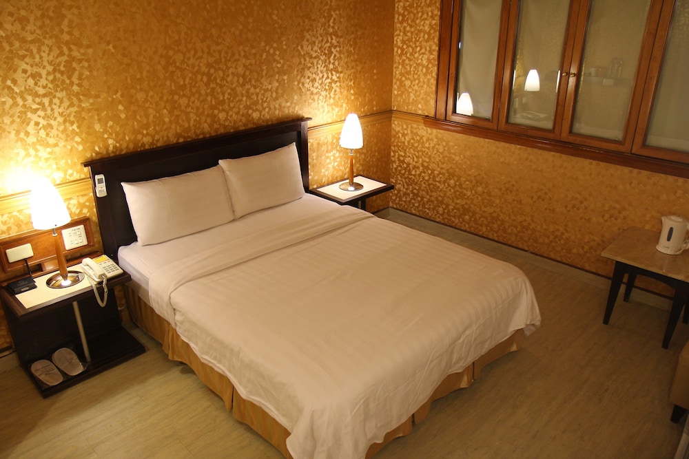 Goodness Hotel 3/41