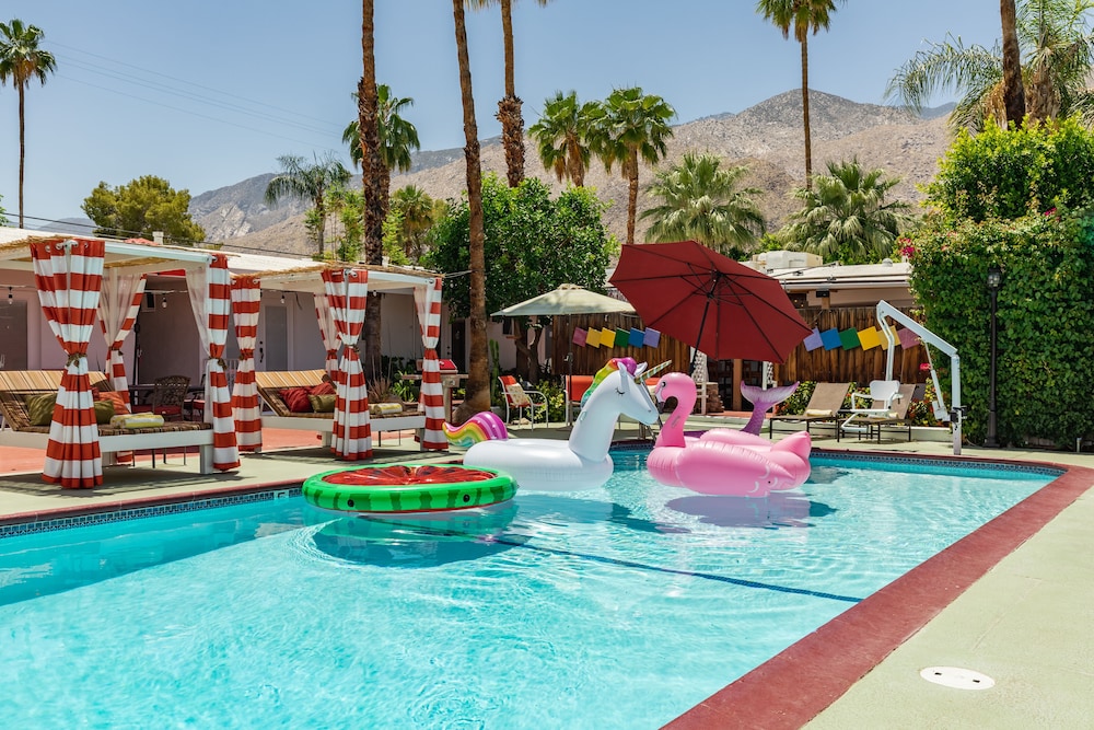 Float Palm Springs 35/50