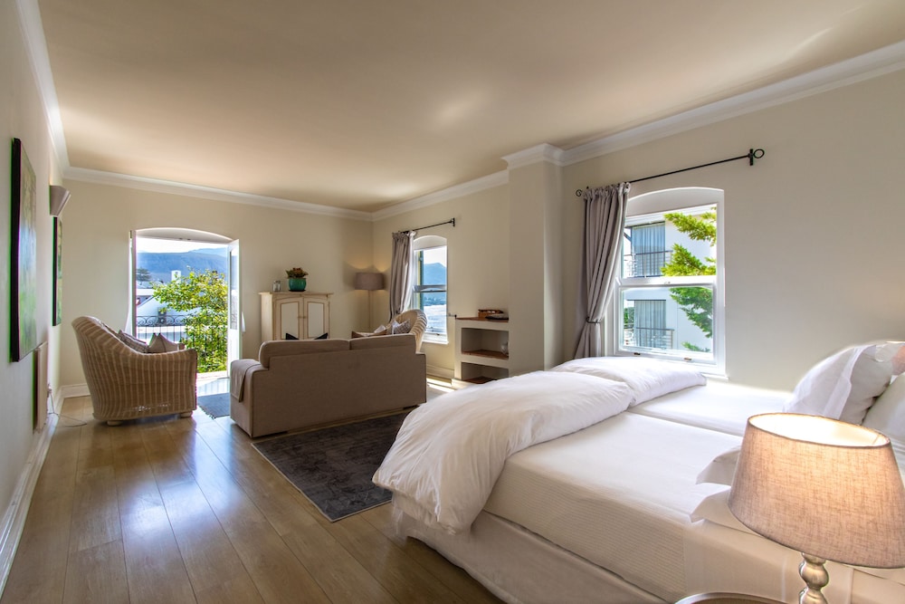 Auberge Burgundy Guest House Hermanus 15/43