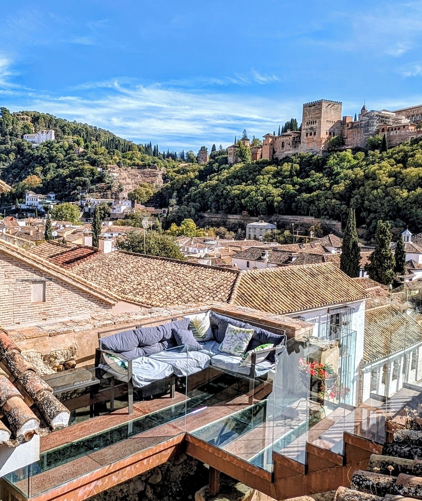 Apartamentos Alhambra 69/75