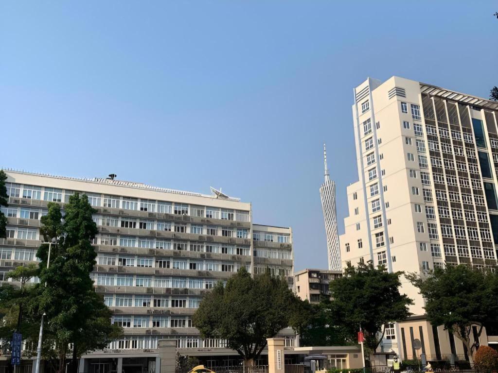 Ying Feng Yuan Hotel 8/37