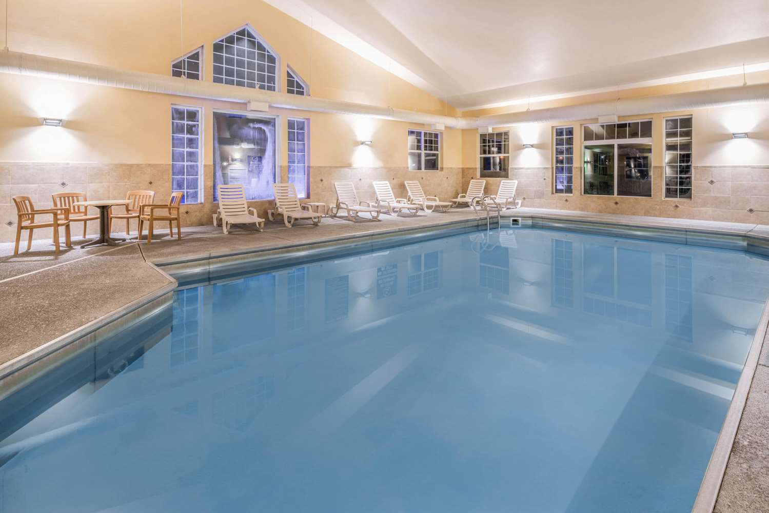 swimming pool spa