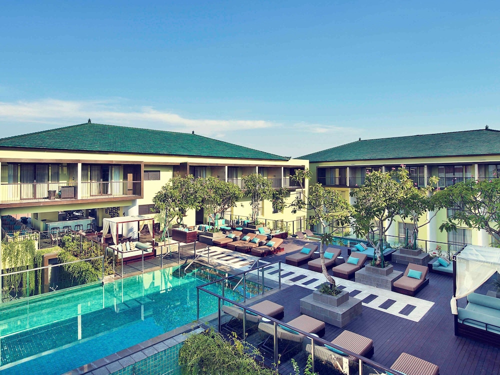 MERCURE BALI LEGIAN 11/75