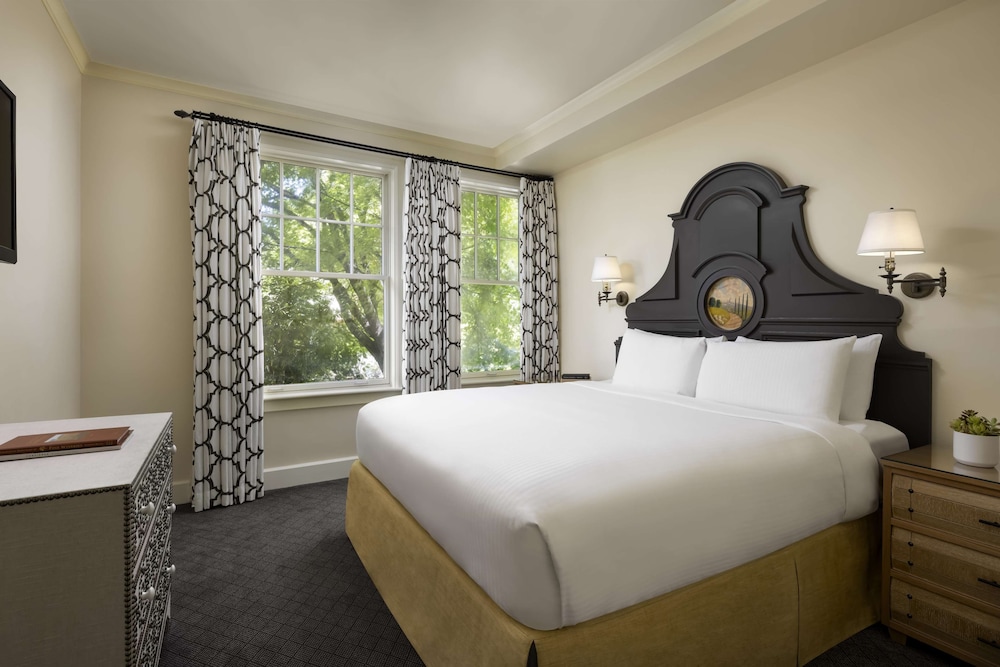 1 Bedroom, Signature, Suite, King Bed, Accessible