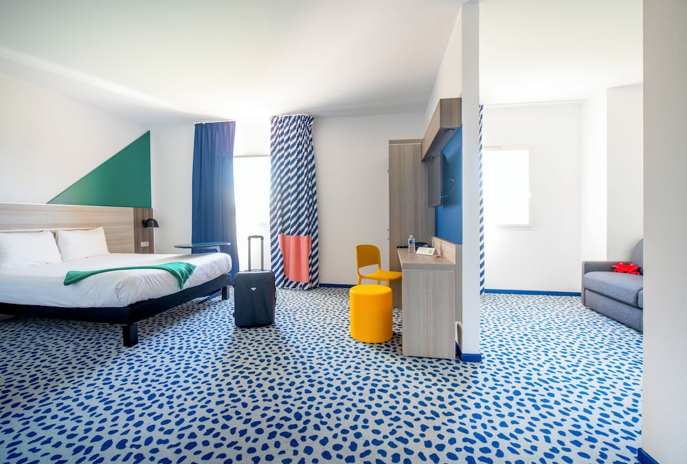 Family Suite, Standard, Double Bed, Sofa