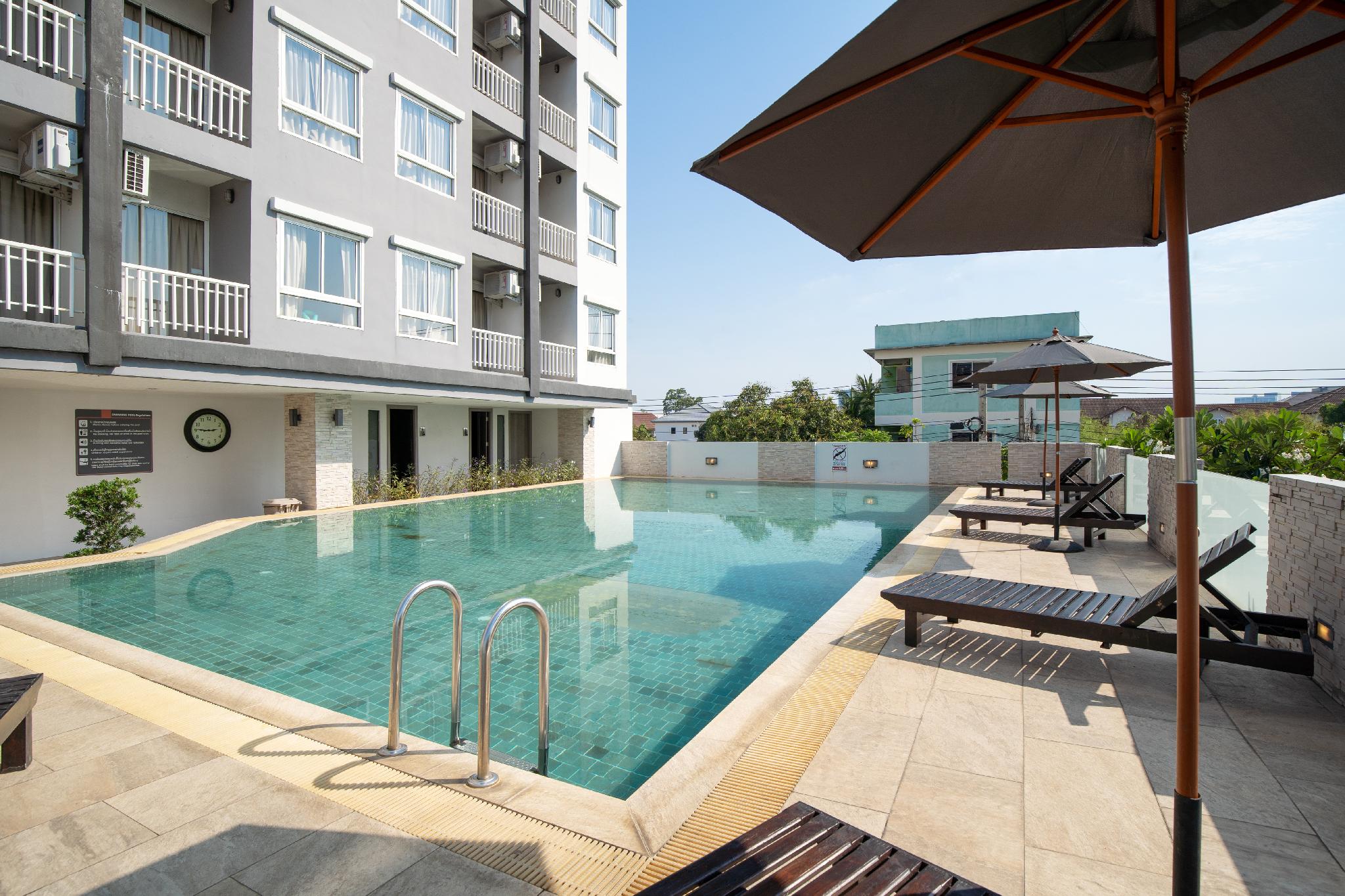 Leenova Hotel 14/50