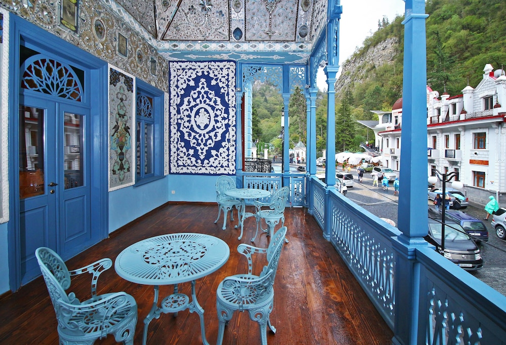 Golden Tulip Borjomi in BORJOMI