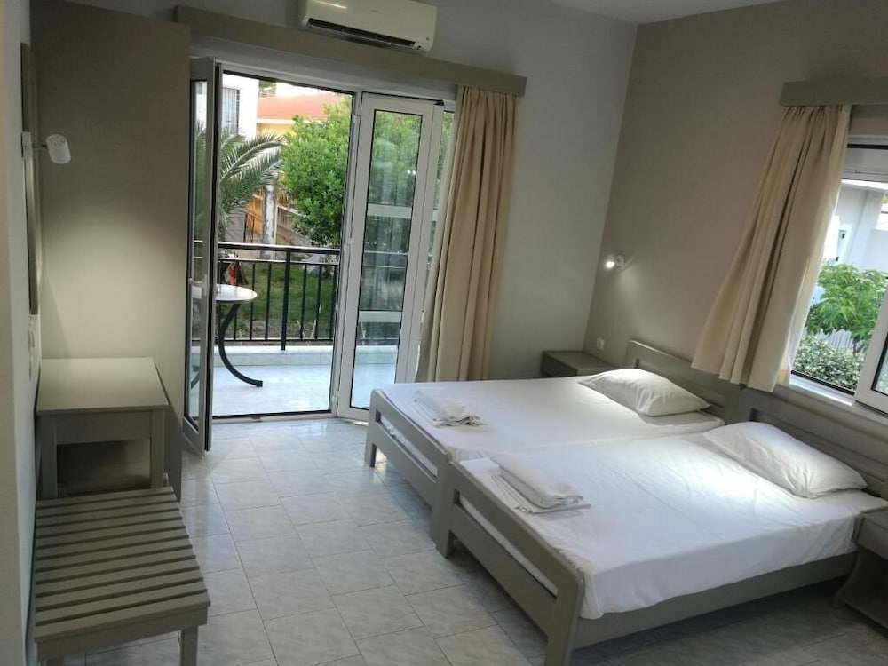 Niriis Hotel 13/50