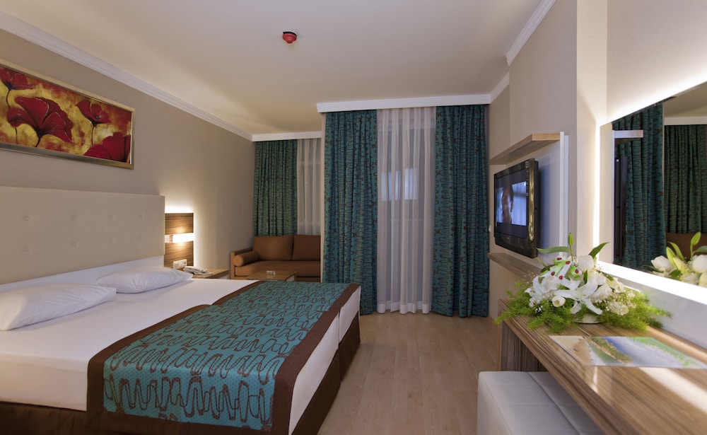 Riviera Hotel & Spa 27/55