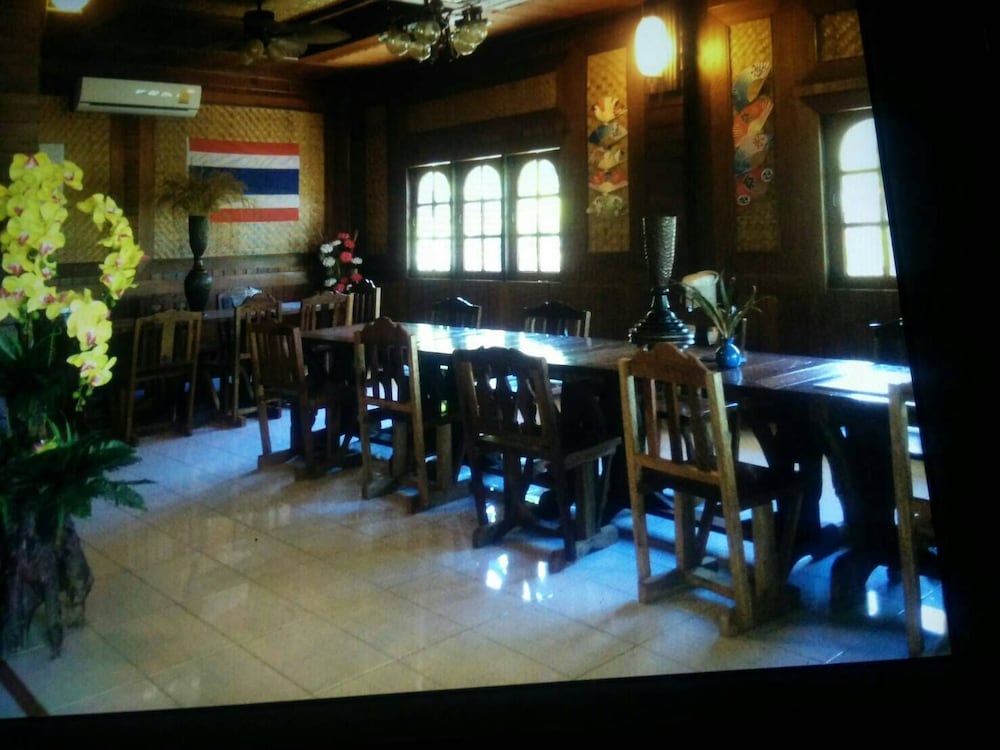 Himawari Restaurant & Cottage 13/34