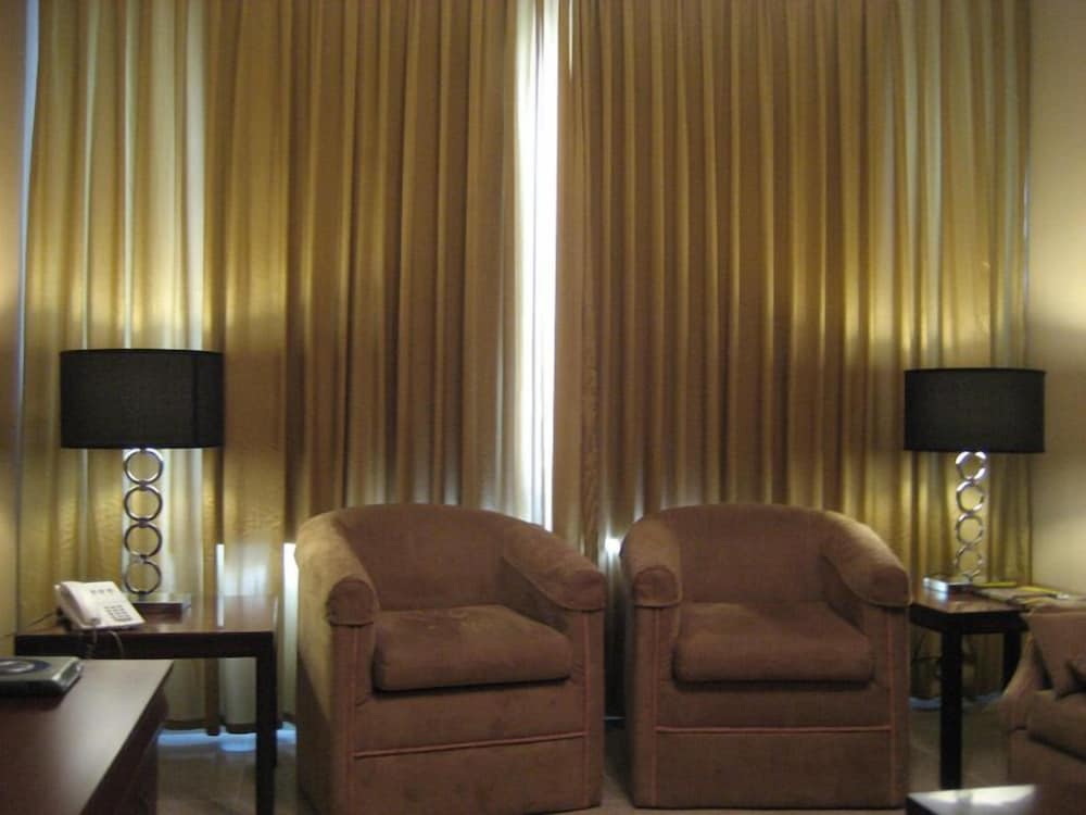 Crystal Suites 14/25