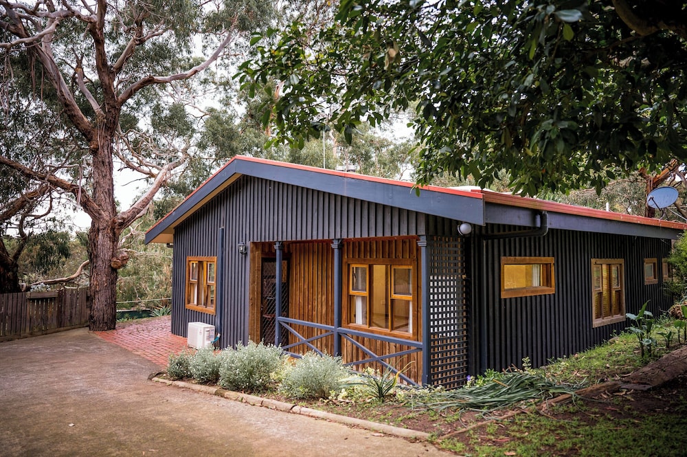 BELLS ESTATE GREAT OCEAN ROAD COTTAGES 1/50