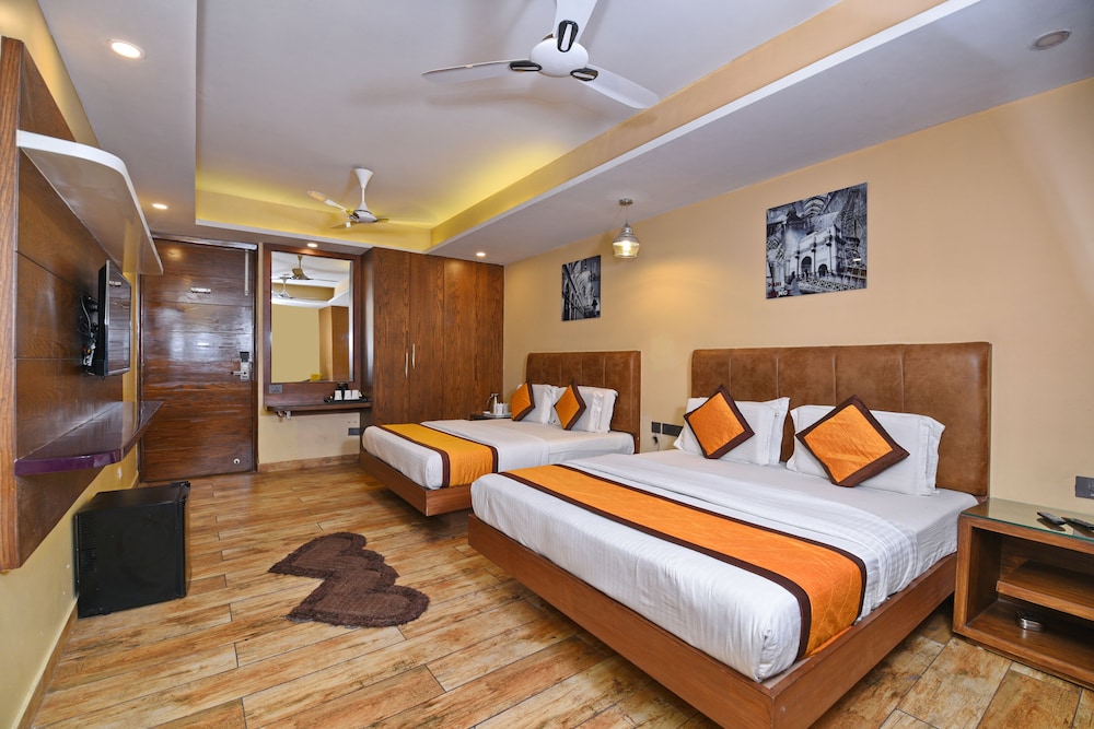 Staybook Hotel Nitya Maharani 13/50