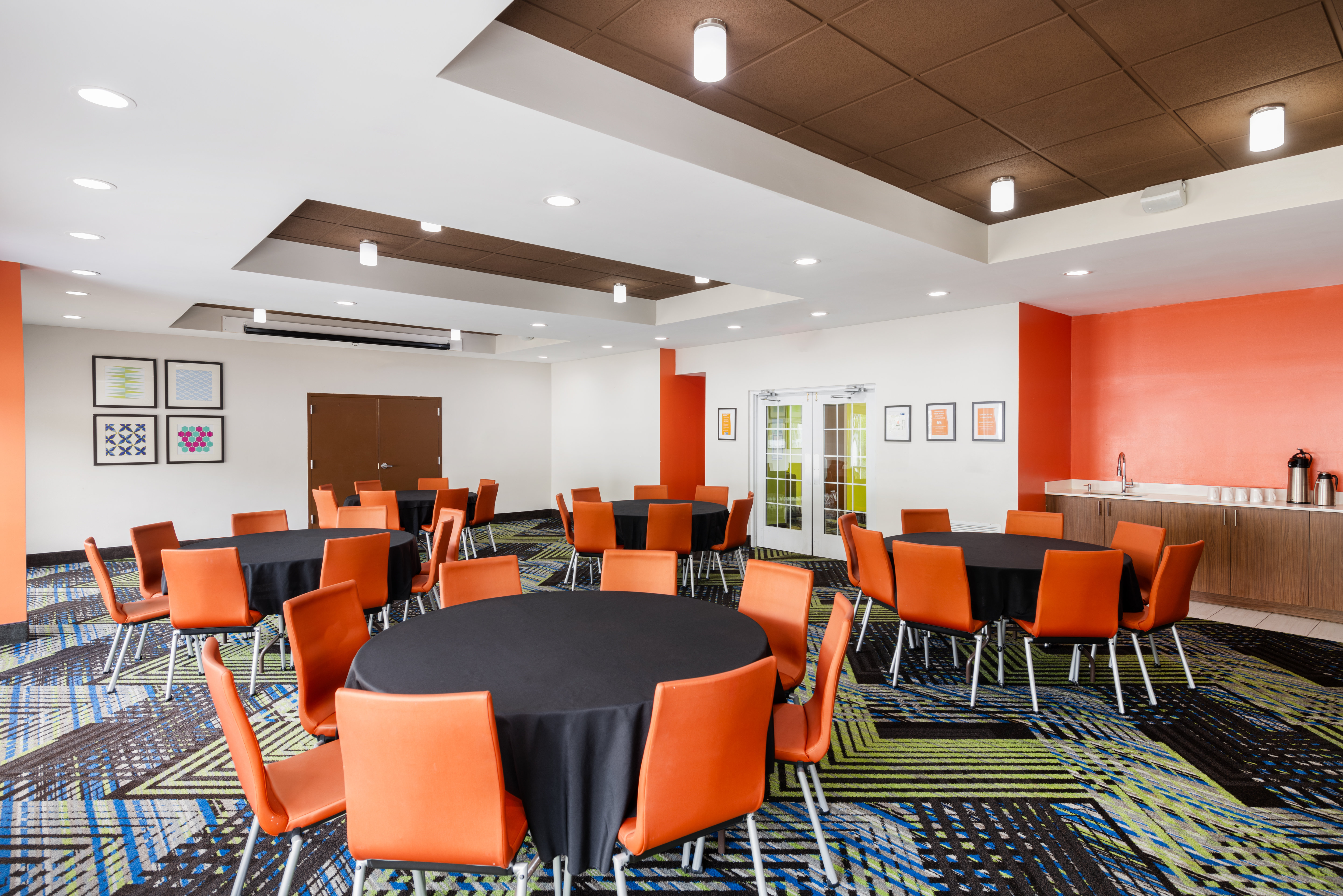 Holiday Inn Express Hotel & Suites Spring Hill 58/69
