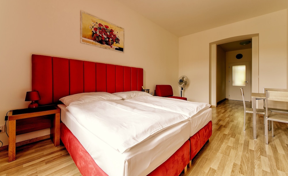 Hotel Otakar 8/50