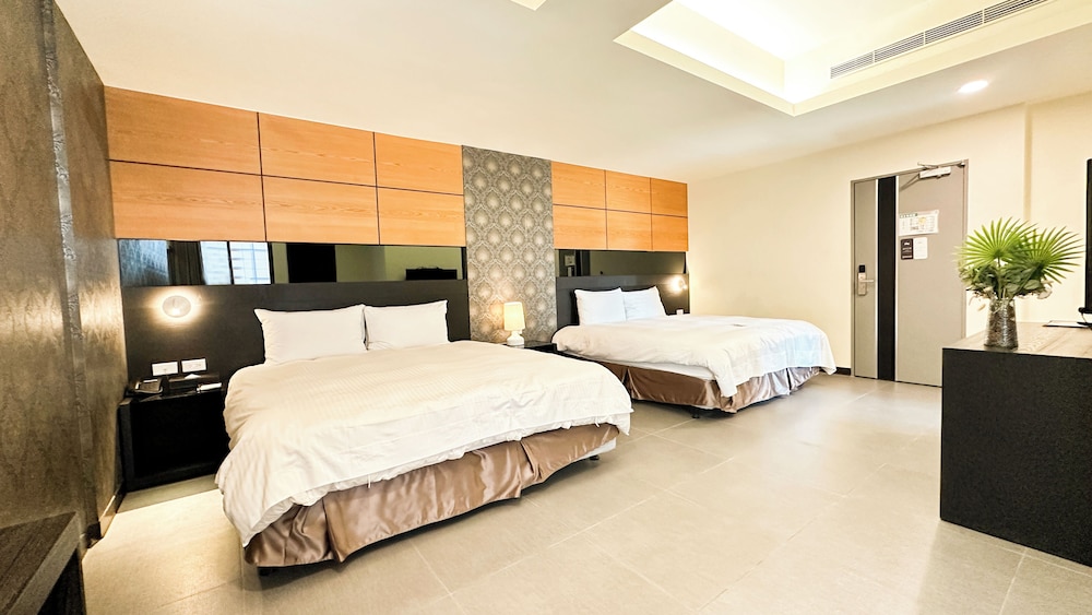 FAMILY, QUADRUPLE, 2 QUEEN BEDS