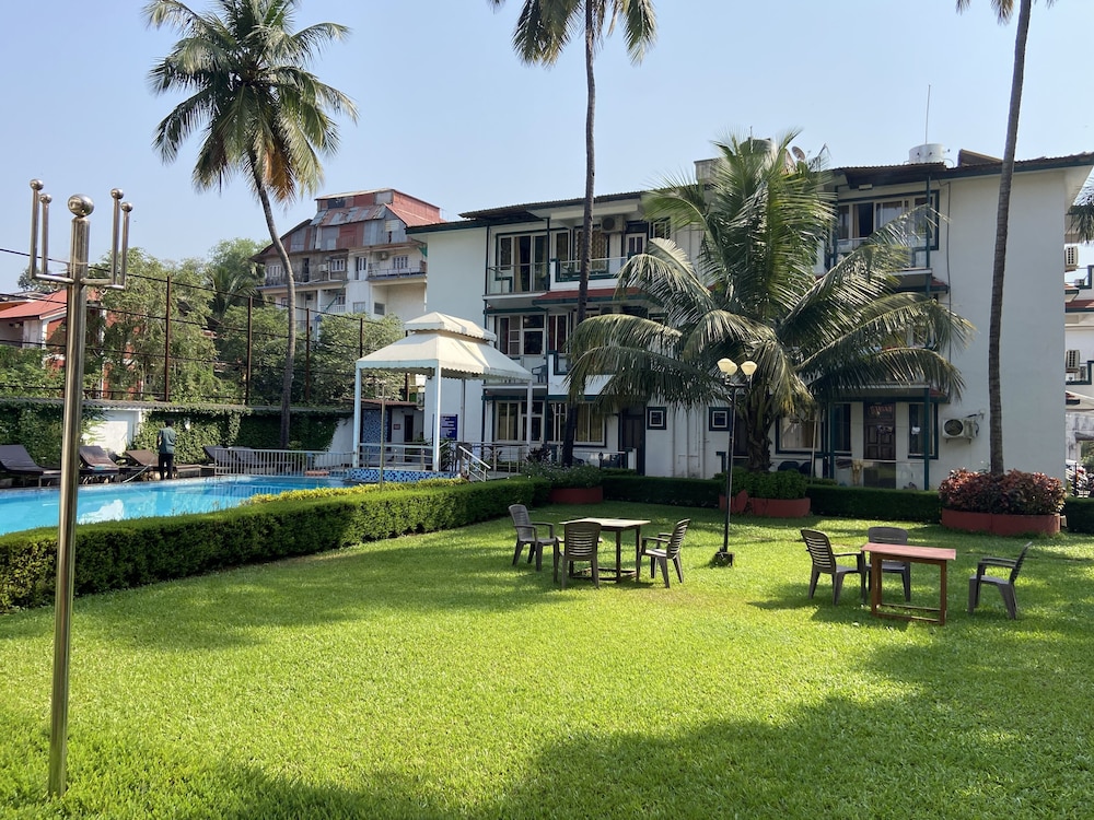 VALENTINES RETREAT 61/64