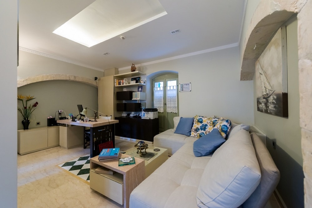 Fiscardonna Luxury Suites 31/50