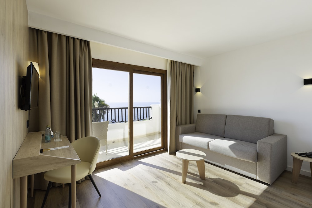 Alua Suites Las Rocas 50/82