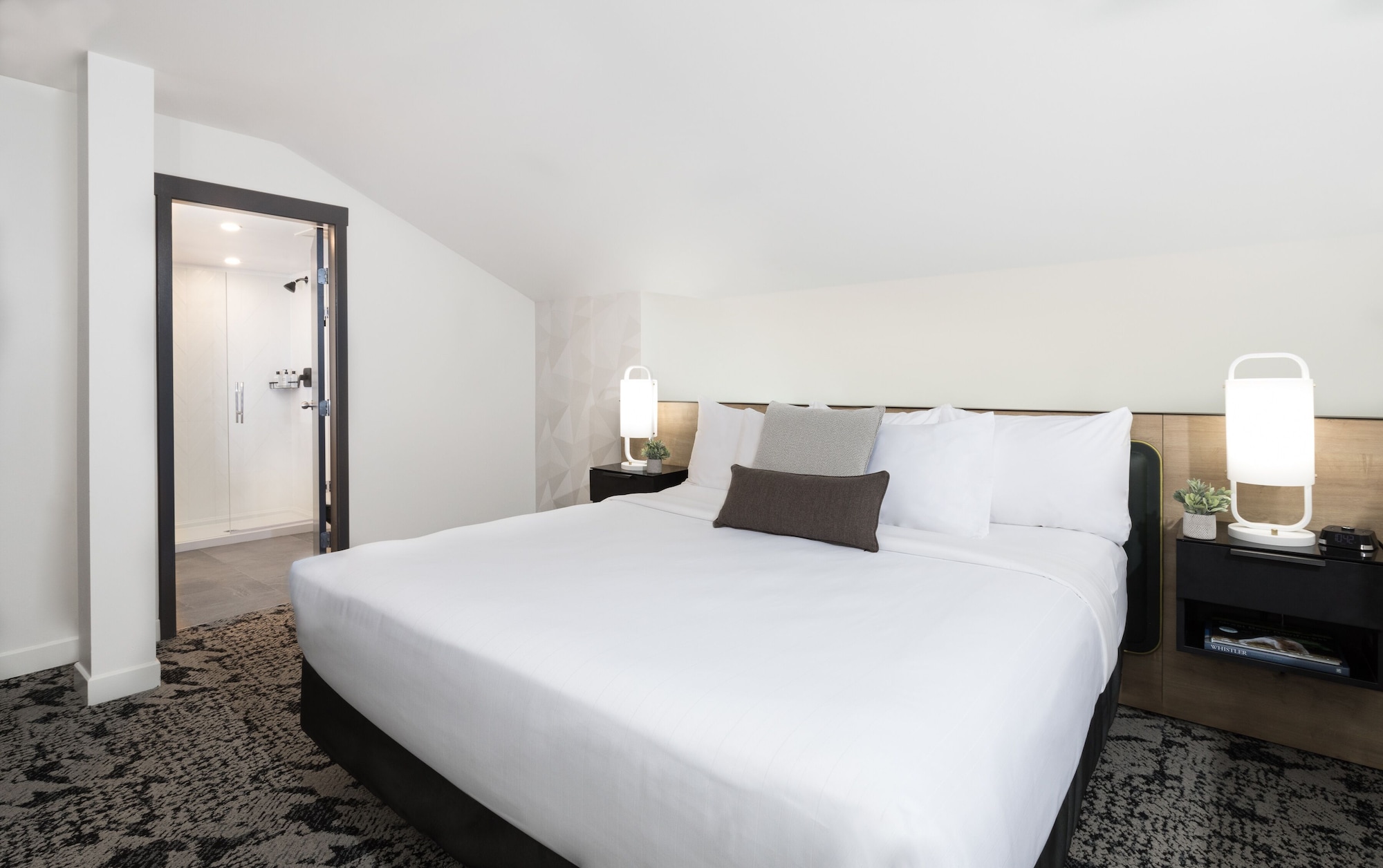 LOFT, SUITE