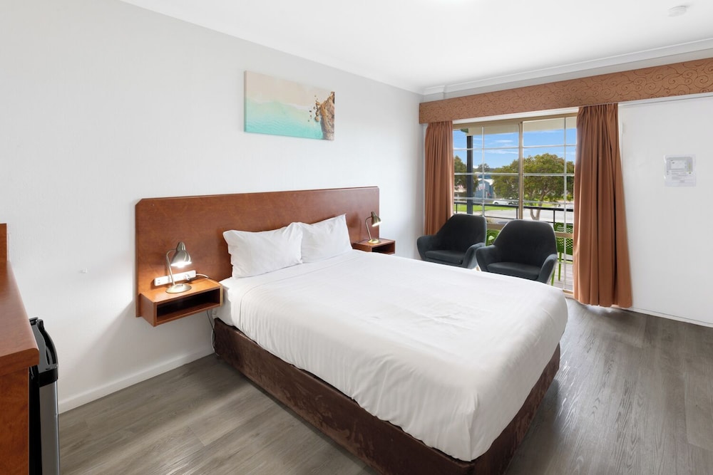 Ibis Styles Albany 27/59