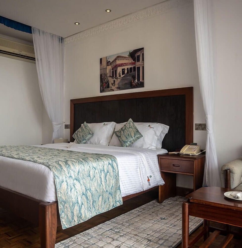 Travellers Beach Hotel and Club 13/50
