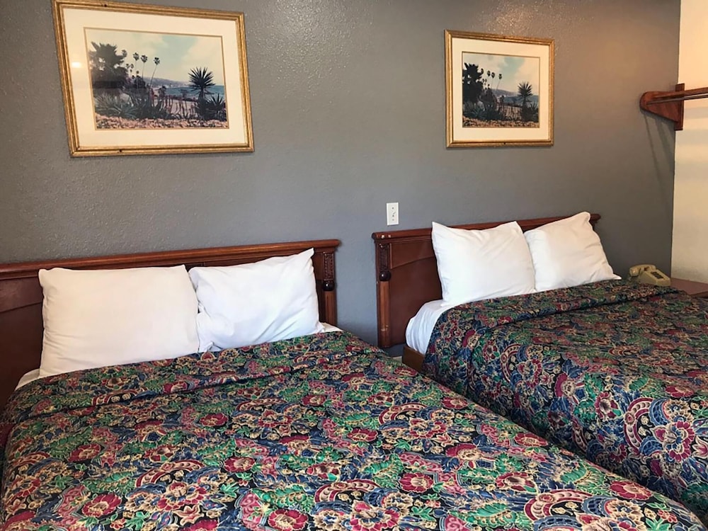 Starlight Inn Canoga Park 15/45