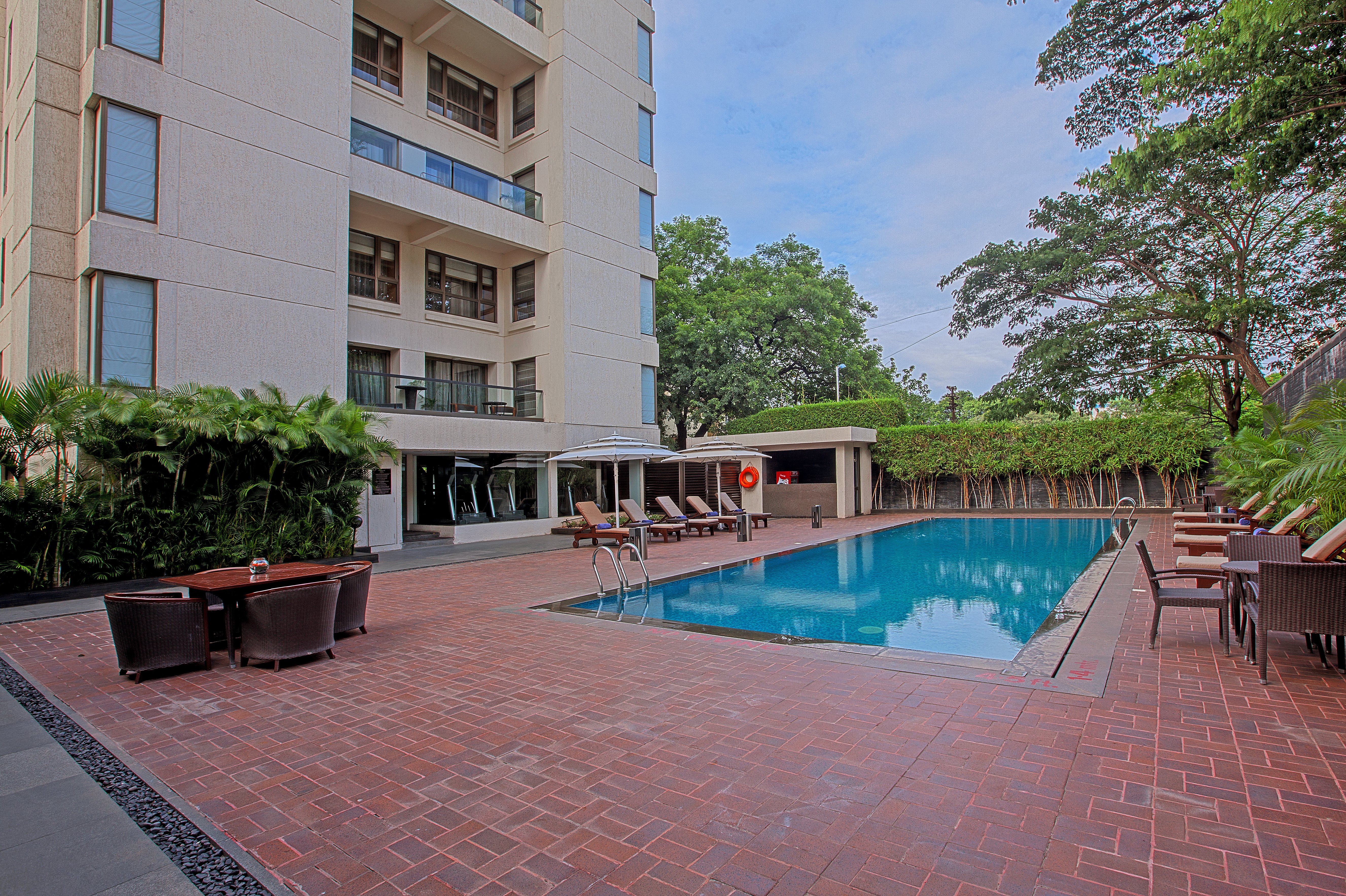 Oakwood Residence Naylor Road Pune 37/37