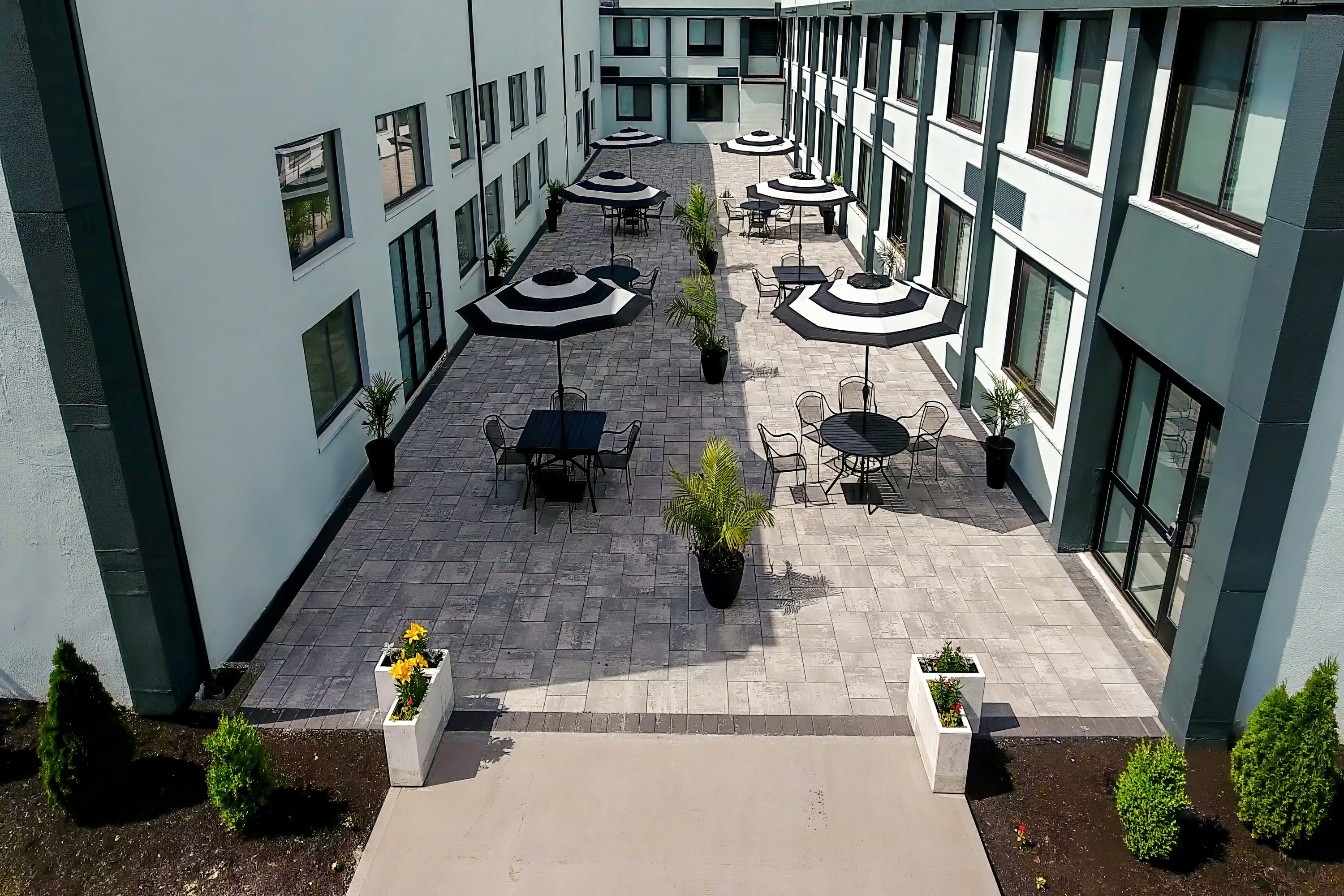 HomeTowne Studios by Red Roof & Conference Center Cortland 8/55